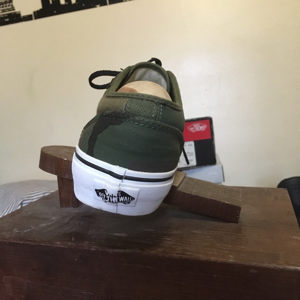 Vans - Picture 6 of 7